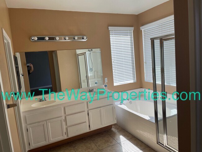 Building Photo - 12634 Carbon Mesa Way