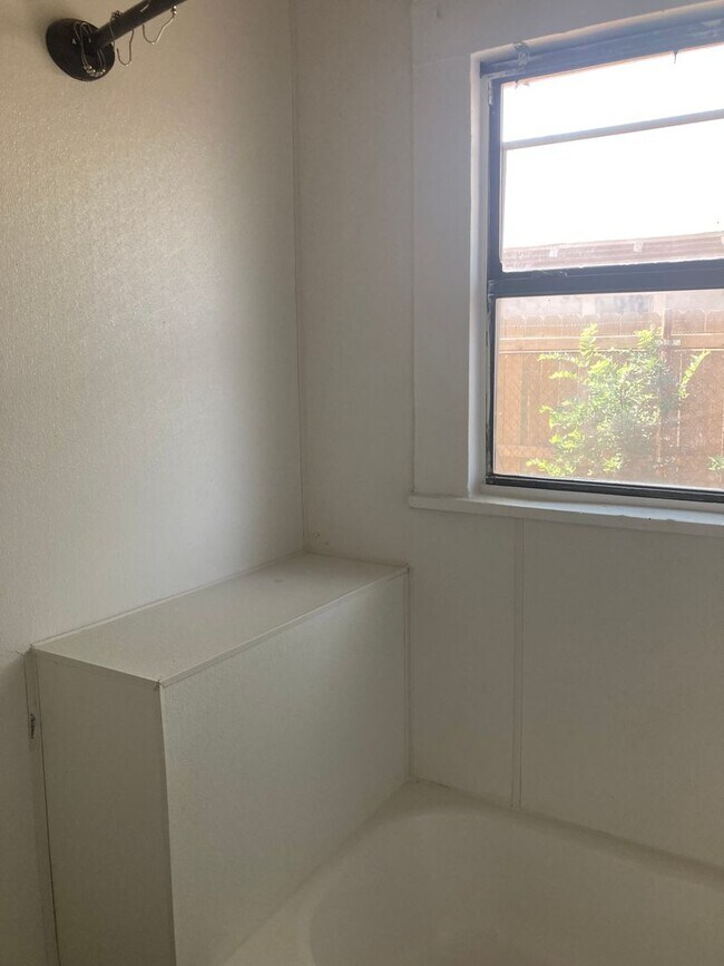 Building Photo - 1309 Cypress