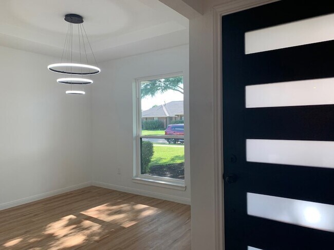 Foto del edificio - 336 Lakewood Ct