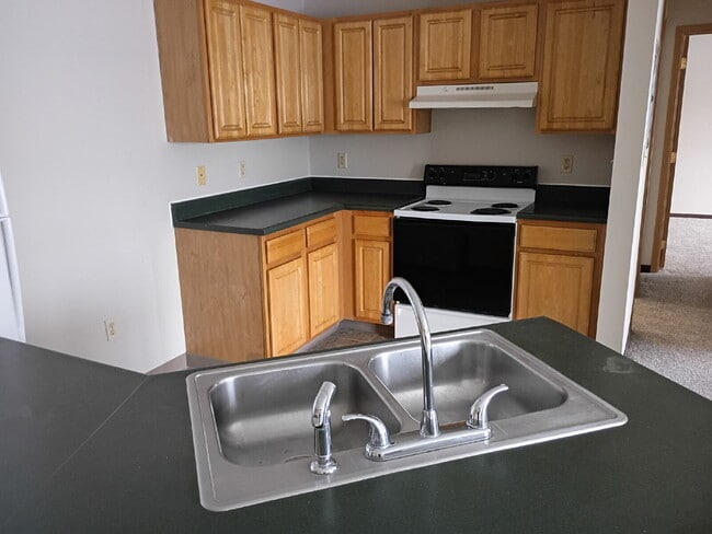 Foto del edificio - *WINTER MOVE-IN SPECIAL* 3 Bedroom | 2 Bathroom 2nd Floor Unit in Oelwein Available in RIGHT NOW!
