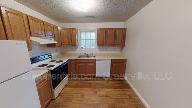 Foto del edificio - 1548 Shoally Creek Rd