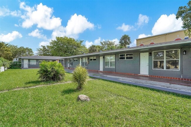 Foto del edificio - 7731 NW 2nd Ave