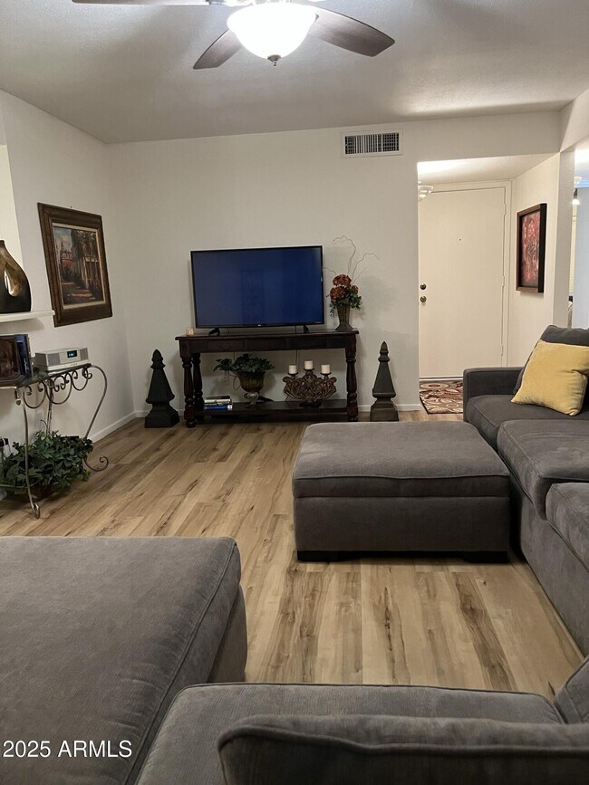 Foto del edificio - 25258 S Pinewood Dr
