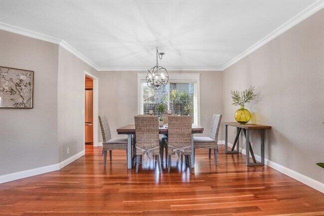 Foto del edificio - Fully remodeled home, Pet friendly with A/...