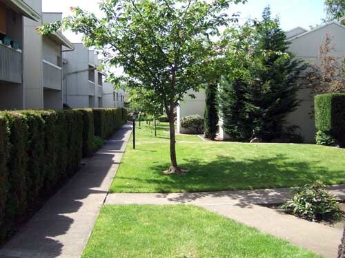 Foto del edificio - 13050 NW Cornell Rd