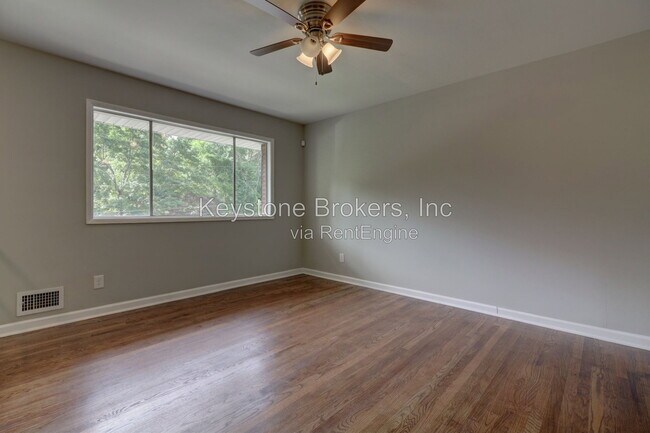 Foto del edificio - 1387 Willow Dr