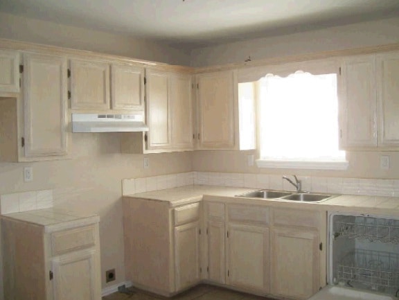 Kitchen - 730 Sonesta Dr