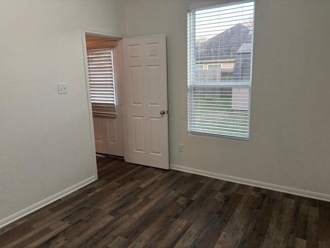 Building Photo - 5302 Espuela Ln