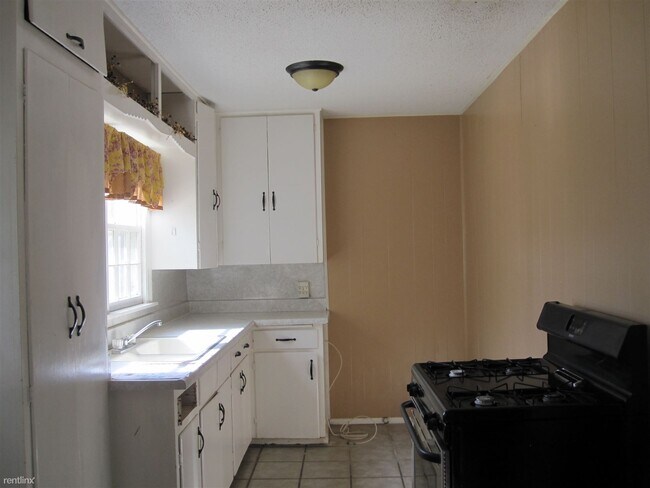 Building Photo - 3 br, 1 bath House - 3621 Cline Road