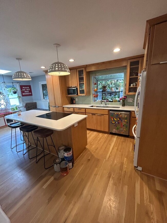Building Photo - Unique 3Bed / 2Ba Mid-Century Modern home ...