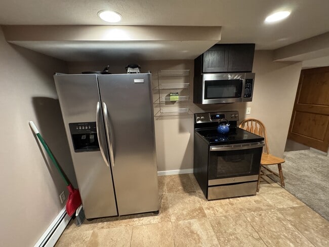 Building Photo - 546 Alaska Frontage Rd