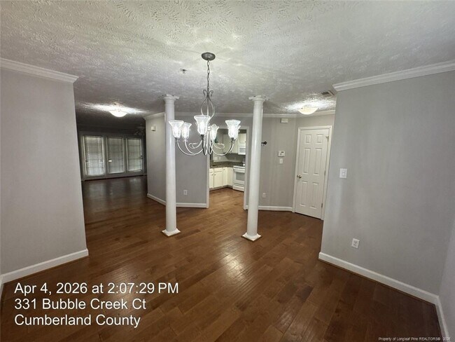 Foto del edificio - 332 Bubble Creek Ct