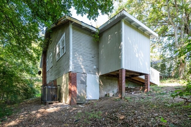 Building Photo - Renovated Hueytown Charmer – 2 Beds, 1 Bat...