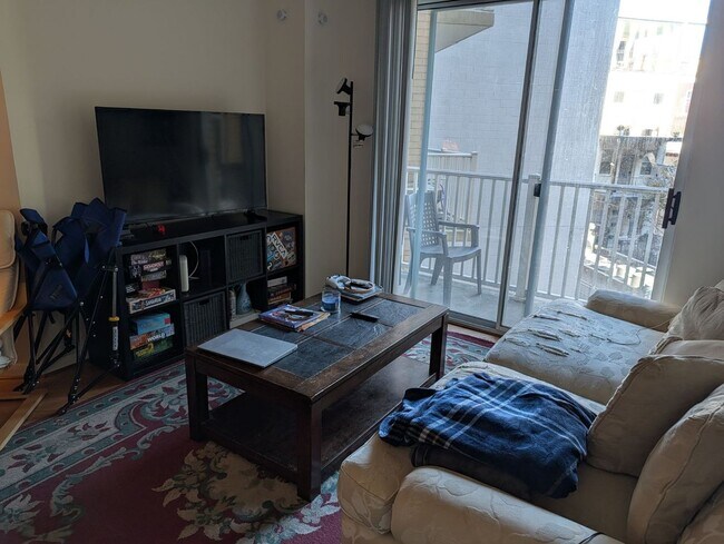 Foto del edificio - 2 bed, 2 bath Condo at The Eleven, Logan Circle
