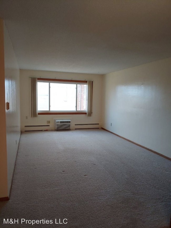 Building Photo - 2400 W 90th St