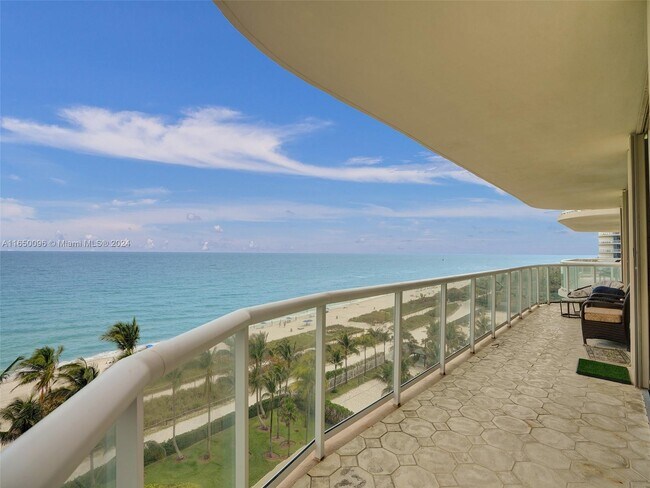 Foto del edificio - 8855 Collins Ave