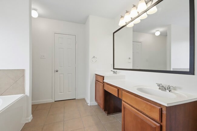 Building Photo - 15127 Green Whisper Dr