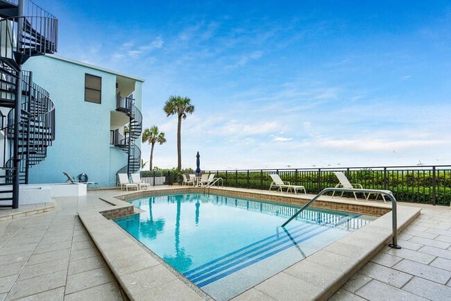 Foto del edificio - 550 Ave