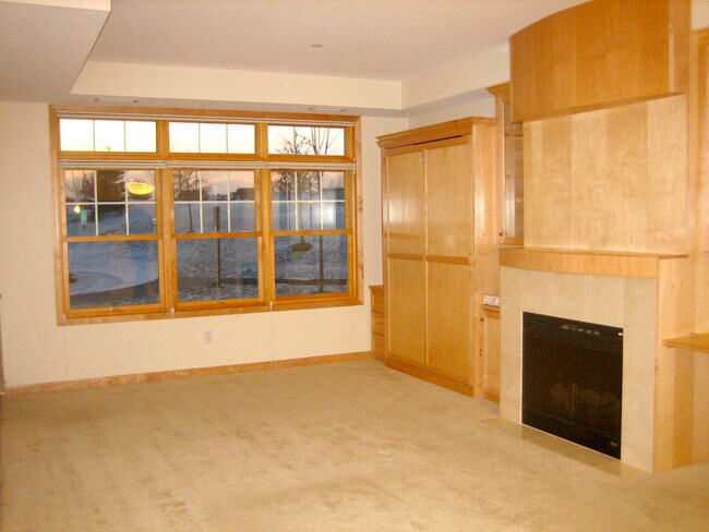 Foto del edificio - 500 Greenhaven Dr