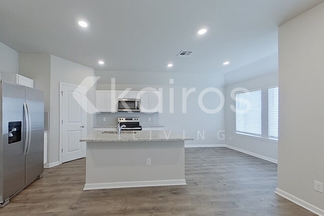 Building Photo - 129 SANTIAGO COURT