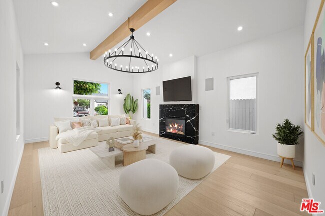 Foto del edificio - 8909 W 24th St