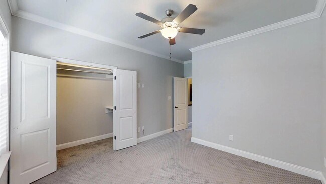 Habitación - 314 S Pine St