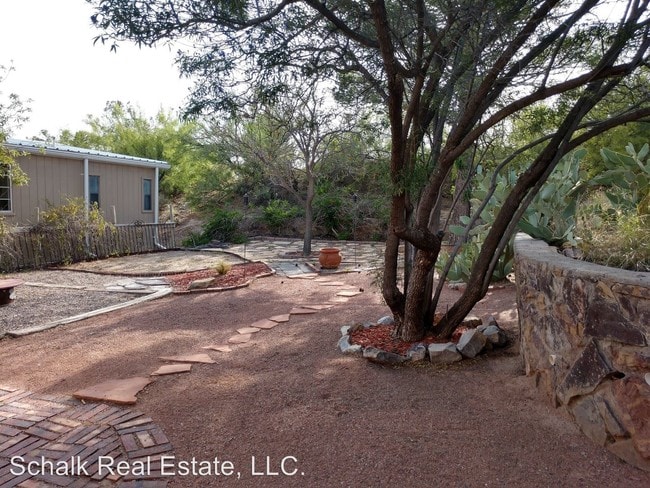 Building Photo - 602 Weinrich Rd