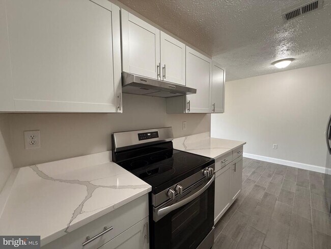 Foto del edificio - 3295 Jesmond Ct