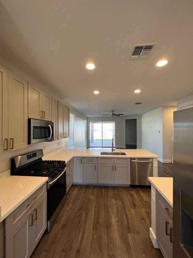 Foto del edificio - 3 Bedroom + Office in Highlands Ranch, Chi...