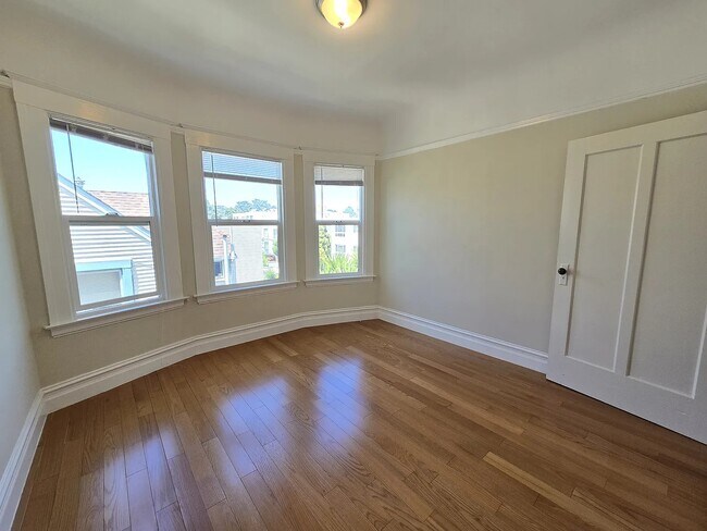 Foto del edificio - 1042 Irving St