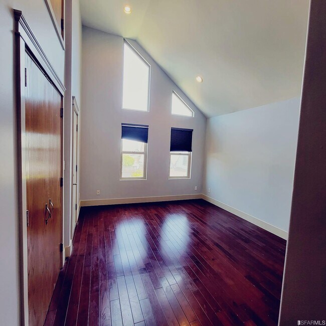 Building Photo - 139 Leese St