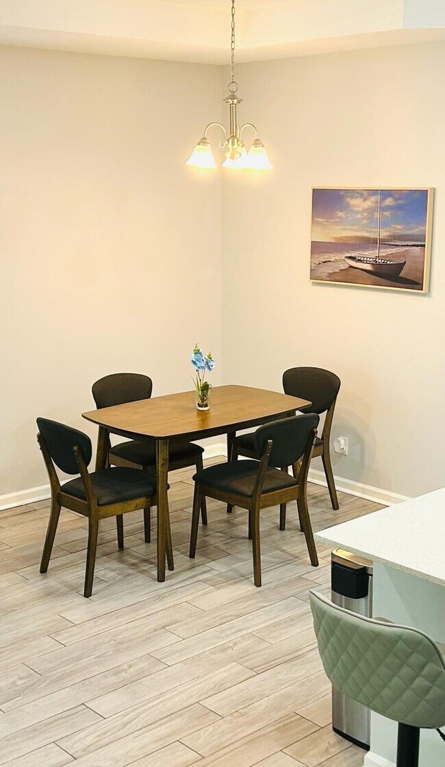 Foto del edificio - 8375 Mulligan Cir