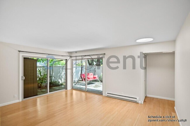 Foto del edificio - 500 W Middlefield Rd
