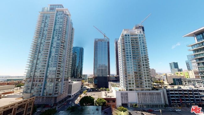 Foto del edificio - 1155 S Grand Ave