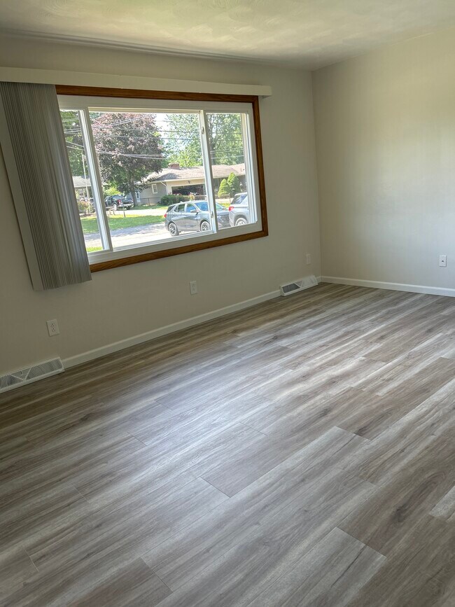 Sala de estar - 1103 Beechwood Dr