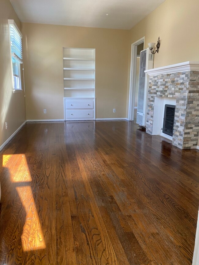 Living room - 102 N Sierra Bonita Ave