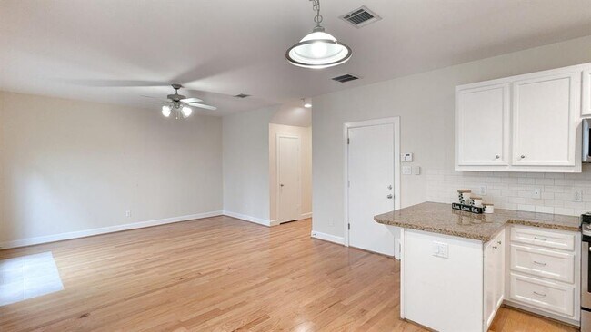 Foto del edificio - 3730 Main Poplar Dr