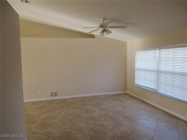 Foto del edificio - 3303 SW 8th Ct