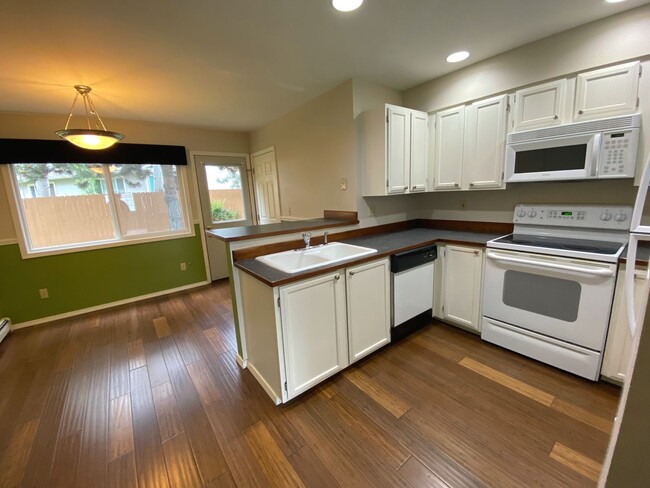 Foto del edificio - Beautiful 2 Bed 1.5 Bath Condo!