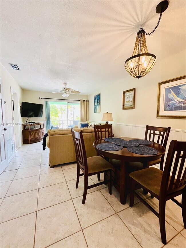 Foto del edificio - 98282 Windward Ave