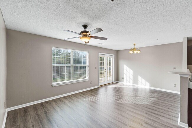 Foto del edificio - 266 Swaying Pine Ct