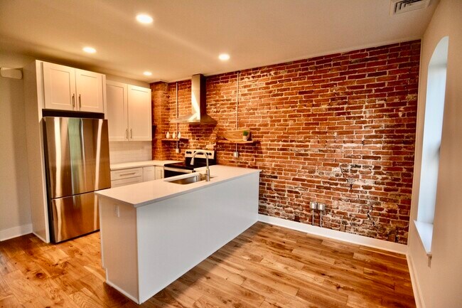 Building Photo - 54 South 5th Street, Unit 4
