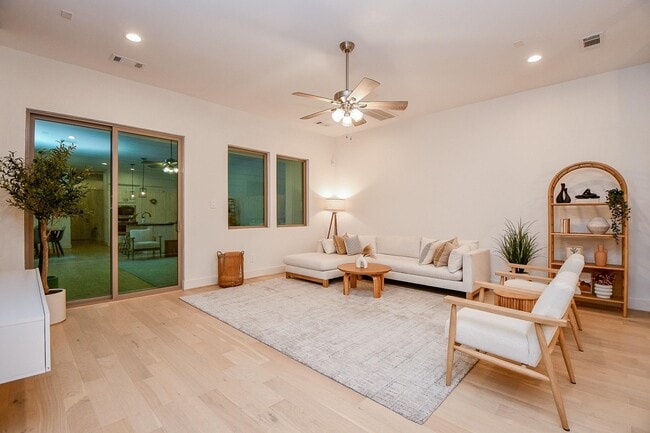 Foto del edificio - 4403 Greeley St
