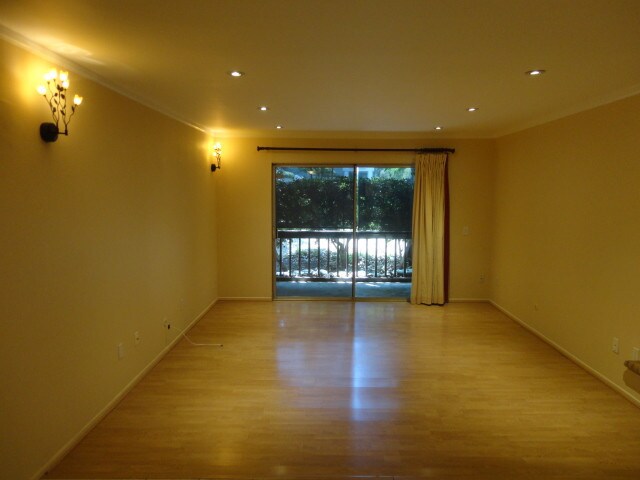 Foto del edificio - 23515 Lyons Ave