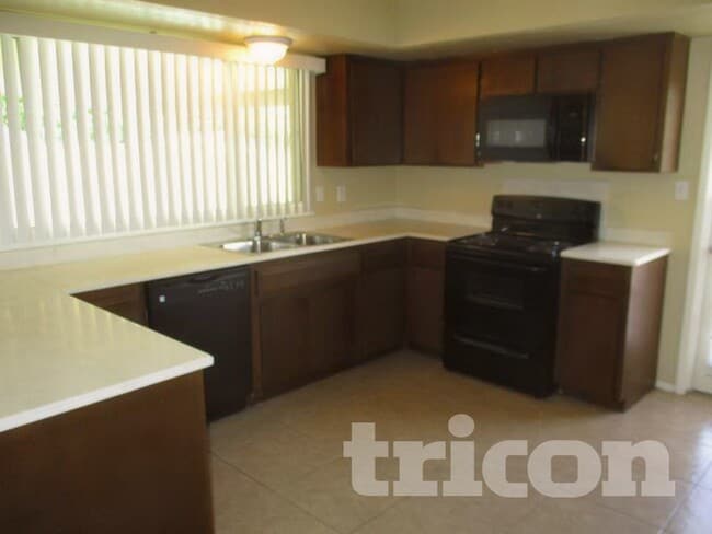 Foto del edificio - 4150 W Frier Dr