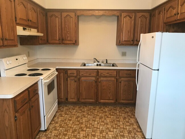 Kitchen - 312 Franklin St
