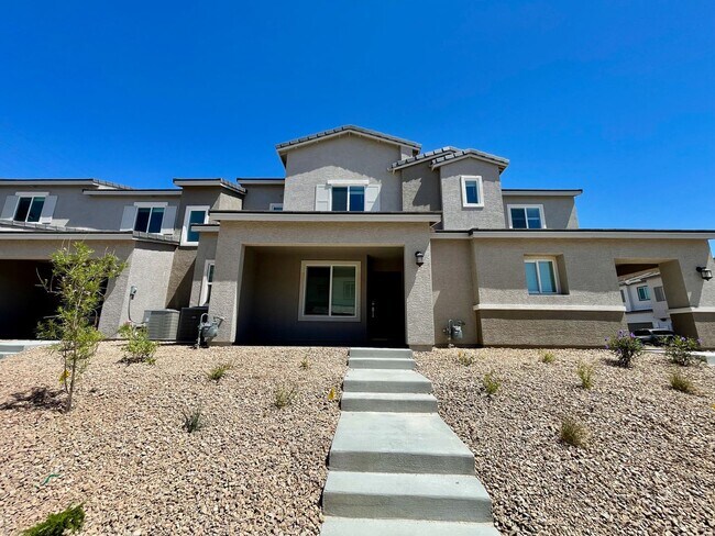 Foto del edificio - Gated 3 Bed, 2.5 Bath, 2 Car Garage Townho...