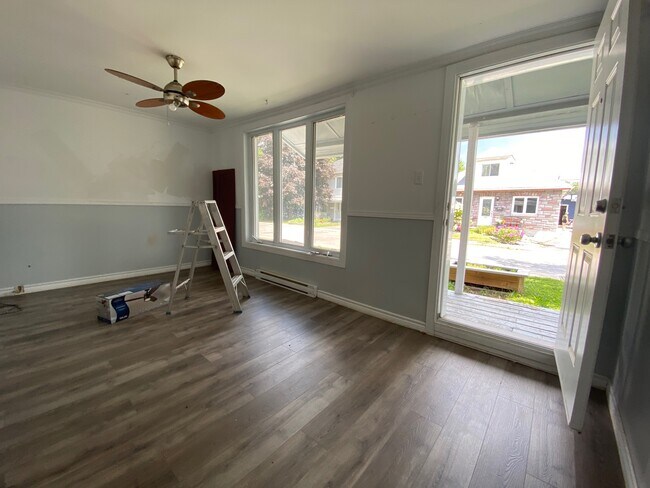 Living - 44 Rue Cousineau
