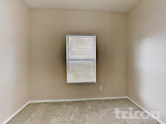 Foto del edificio - 1716 Hollybrook Ave