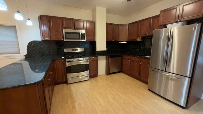 Foto del edificio - 791 Saratoga St